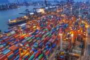 Xuất nhập khẩu năm 2021 lập kỷ lục mới, tăng 23% trong bối cảnh dịch COVID-19
