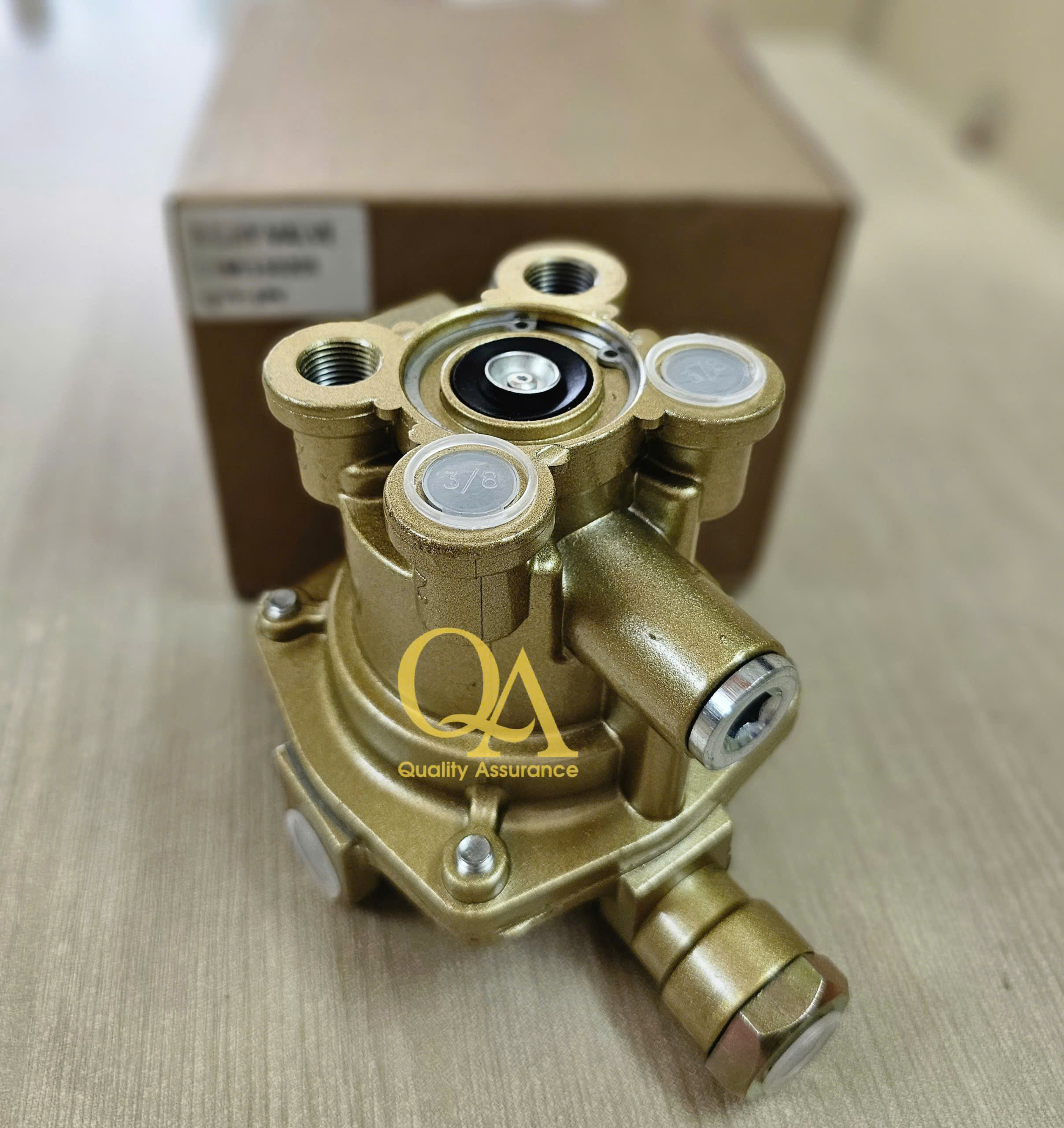 Cóc chia hơi vuông 4 lỗ QA vàng